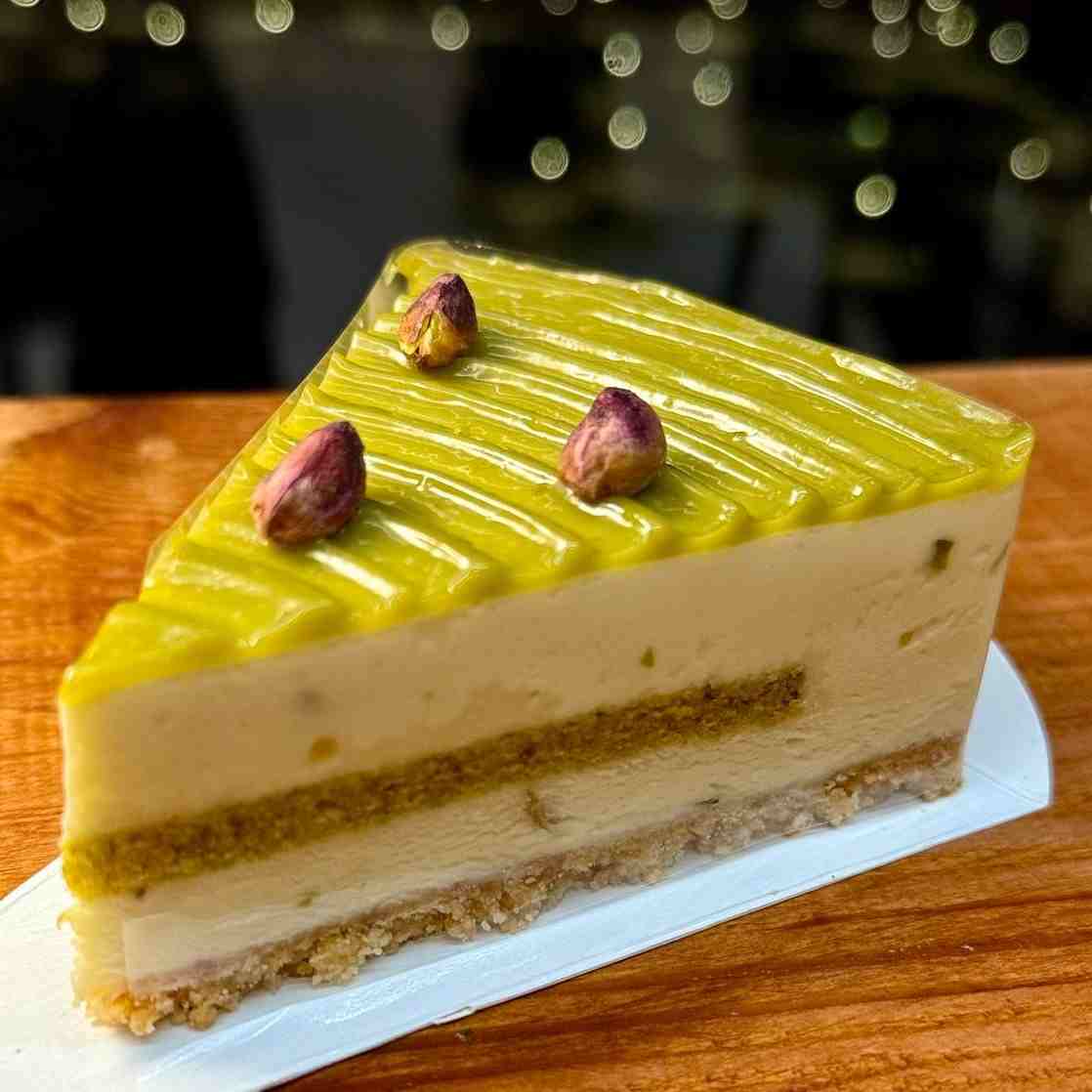 چیز کیک پسته