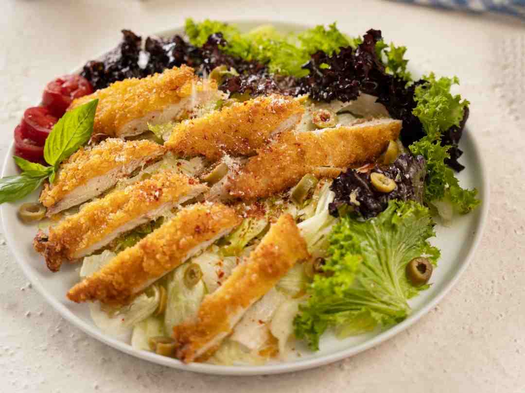 سالاد سزار با فیله سوخاری