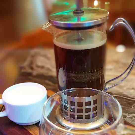 قهوه فرانسوی (فرنچ پرس)