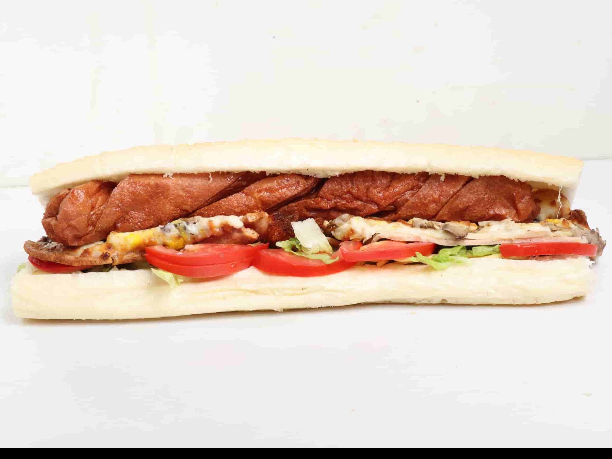 هات داگ با ژامبون و پنیر گودا