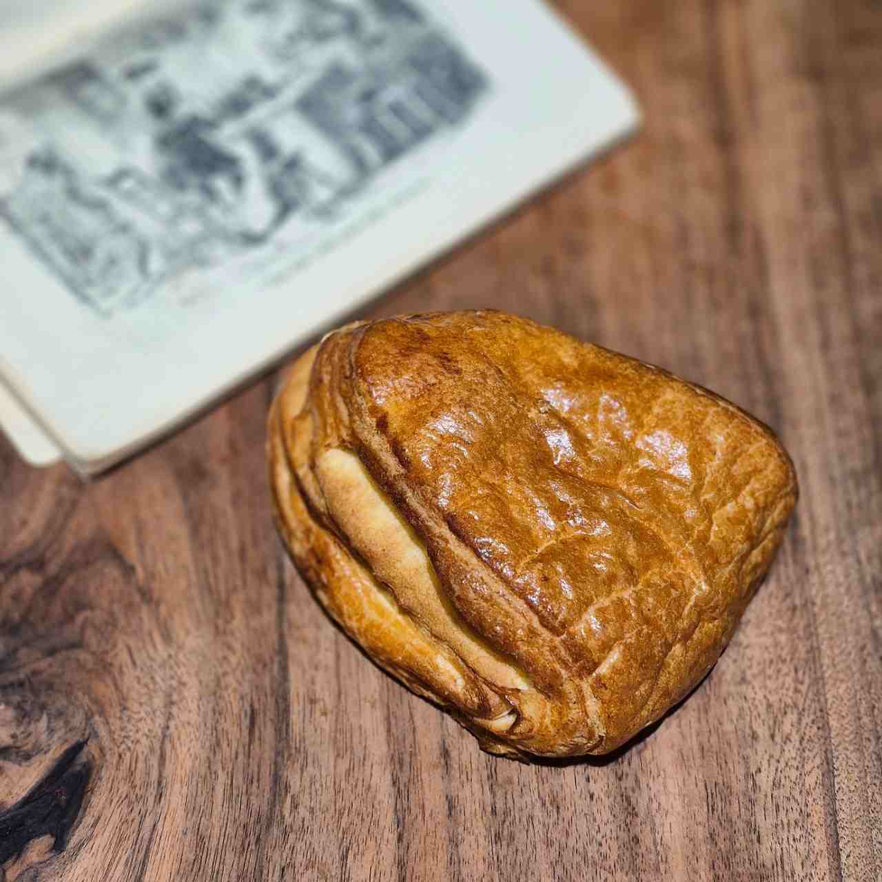 کراسان پنیر و گردو