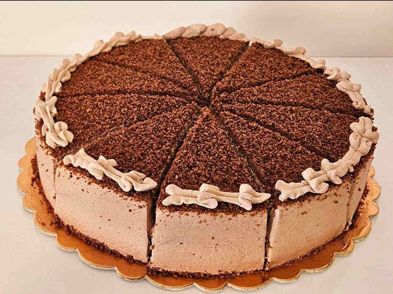 کیک شکلاتی بی بی