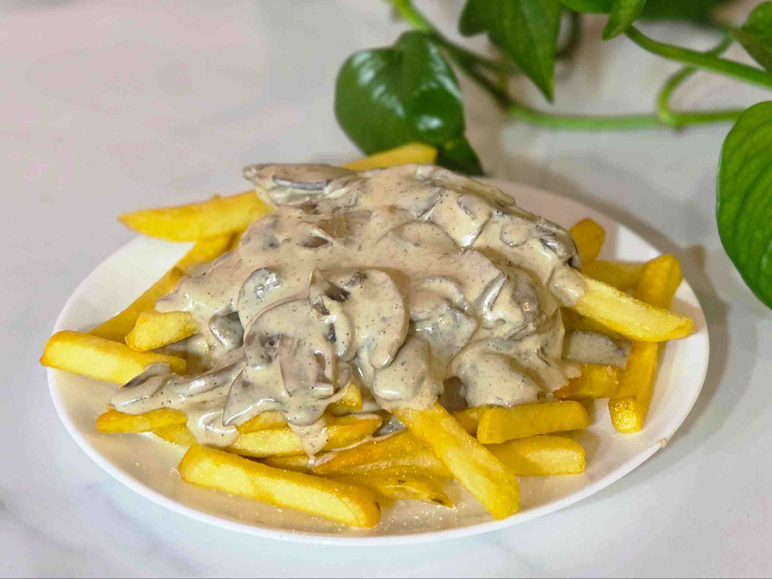 سیب زمینی با سس قارچ
