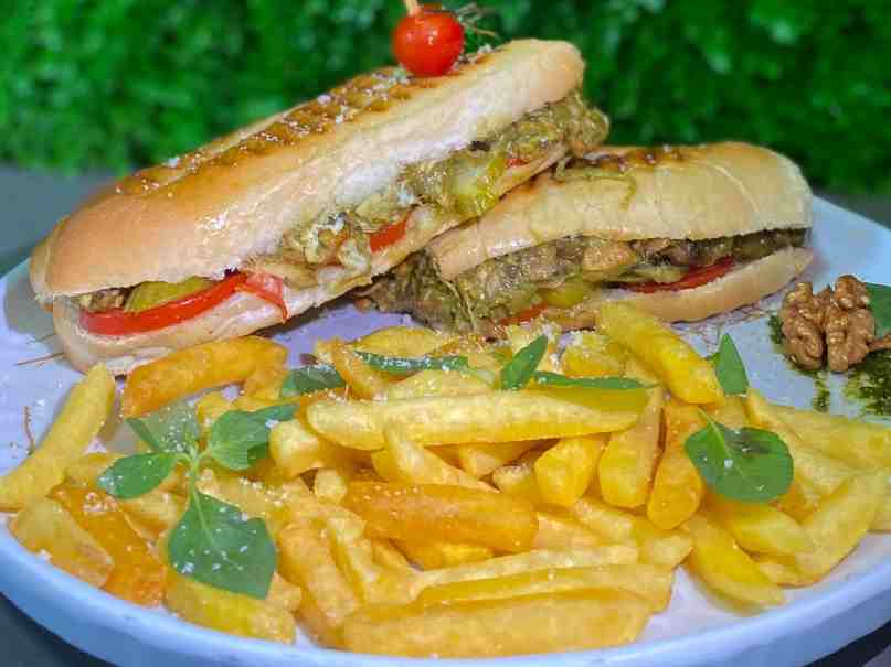 پنینی مرغ و پستو