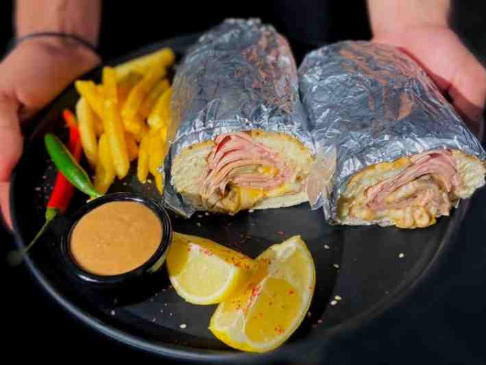 ساندویچ ژامبون تنوری