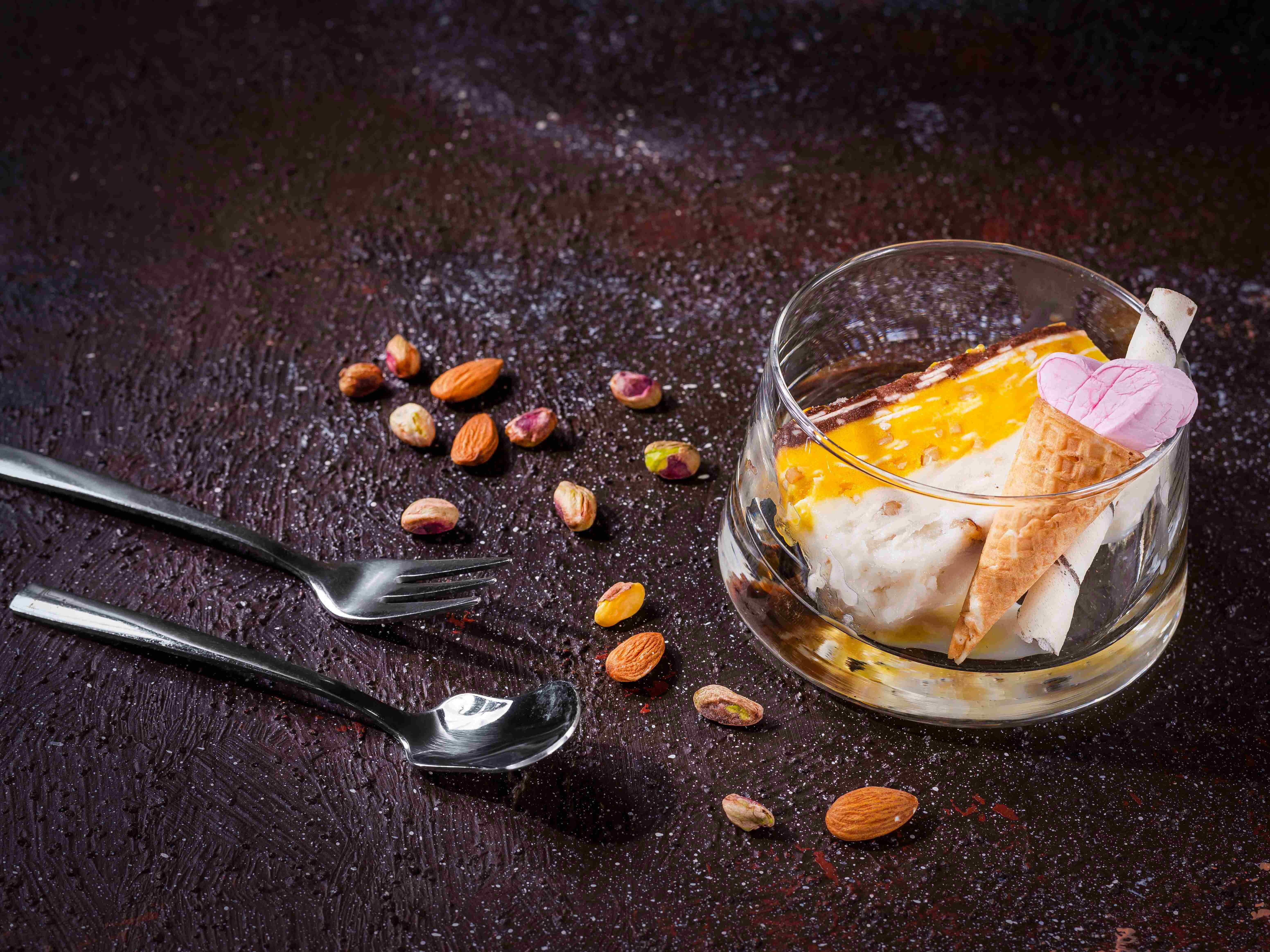 بستنی سنتی مغزدار