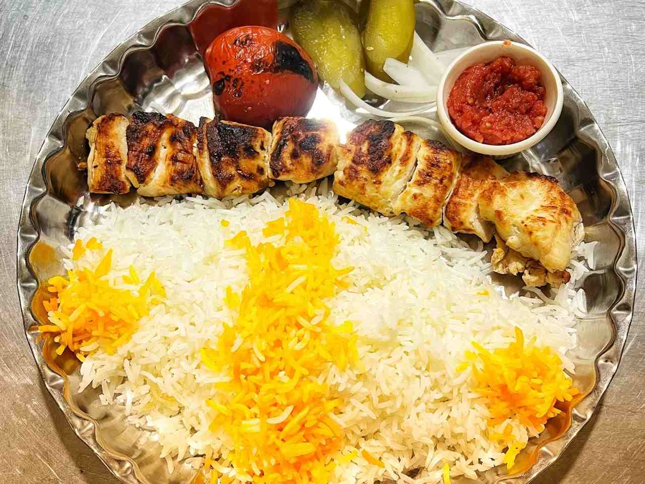 چلوجوجه کباب لاری