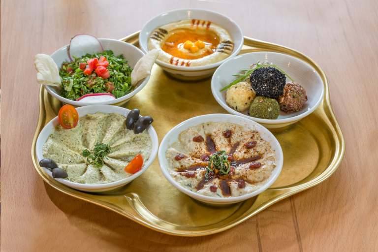 بشقاب مزه های عربی