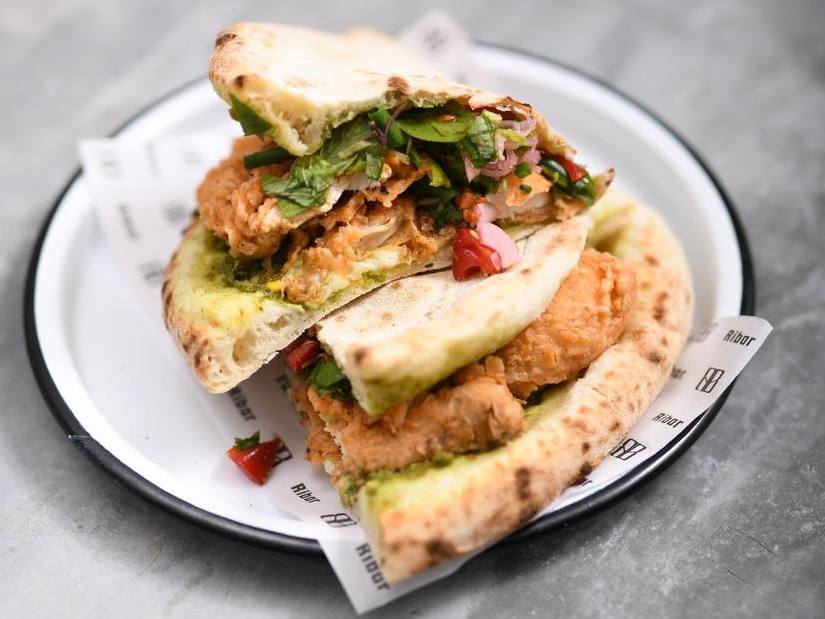 رکا مرغ سوخاری و پستو
