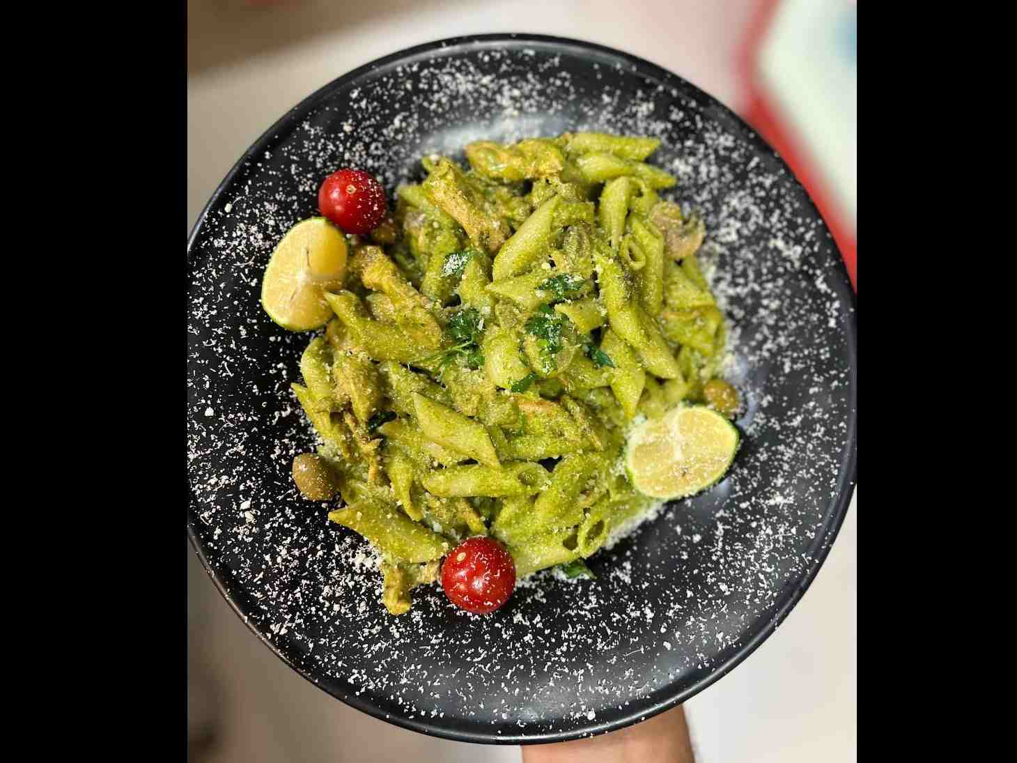 پاستا چیکن پستو