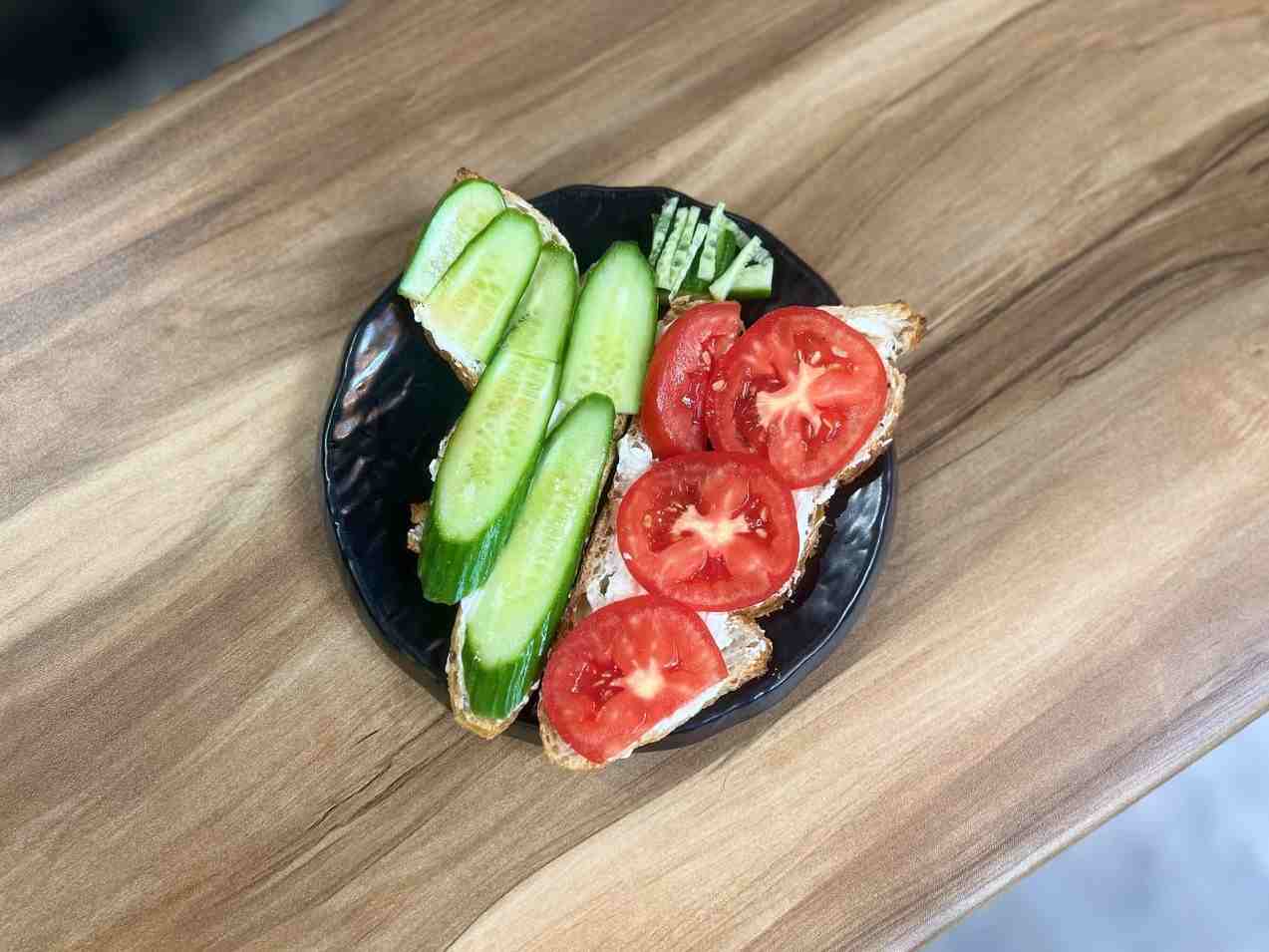 تست پنیر خیار گوجه