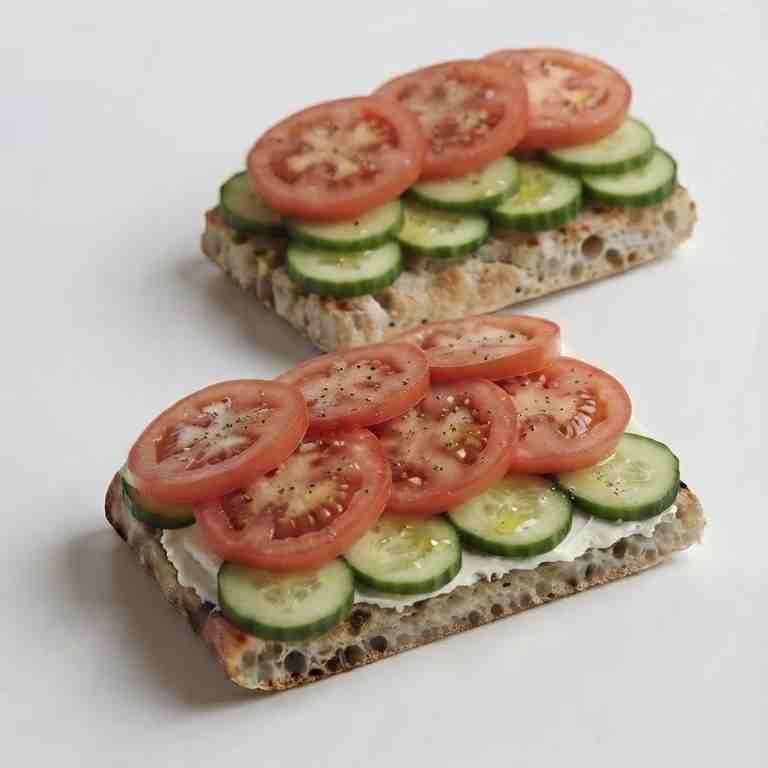 تست پنیر خیار گوجه