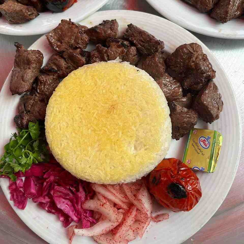 چلو کباب محلی