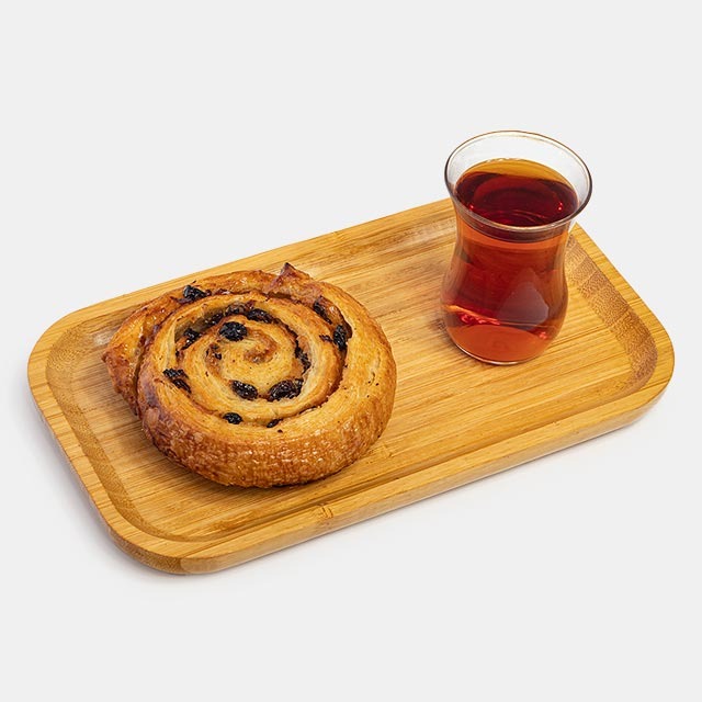 رول کشمش و دارچین