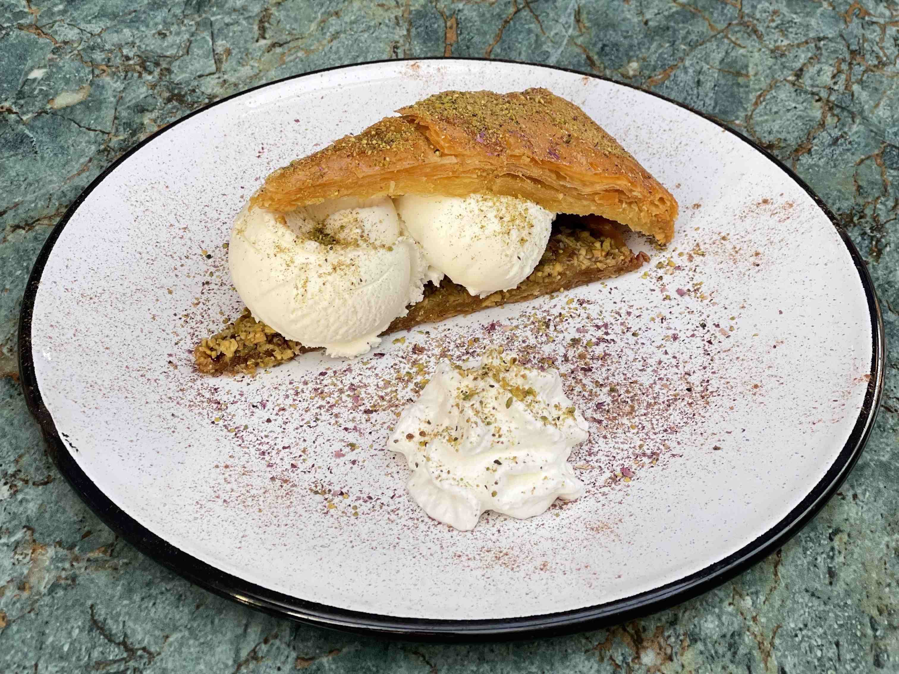 باقلوا بستنی