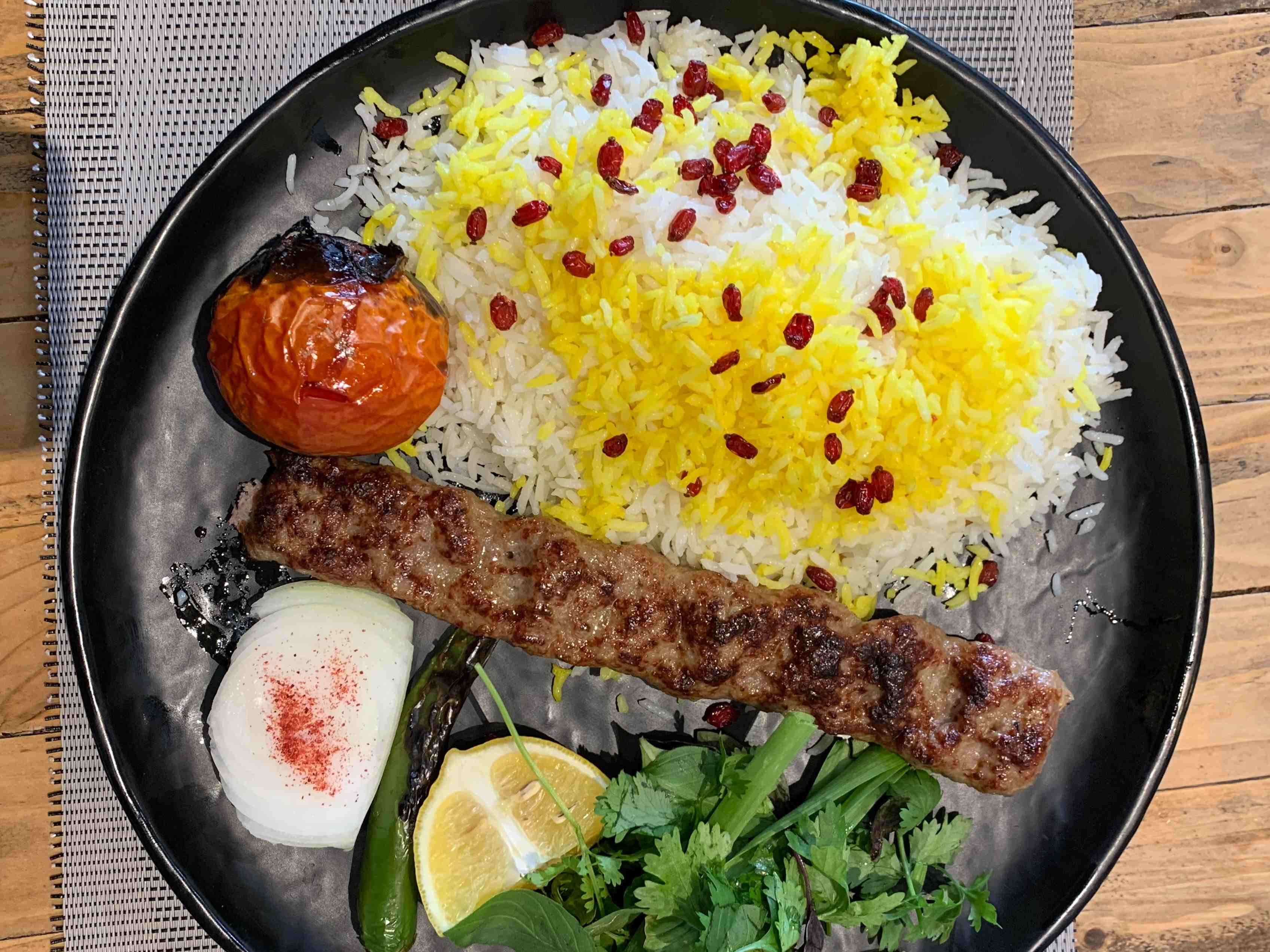 چلو کباب کوبیده (تک سیخ)