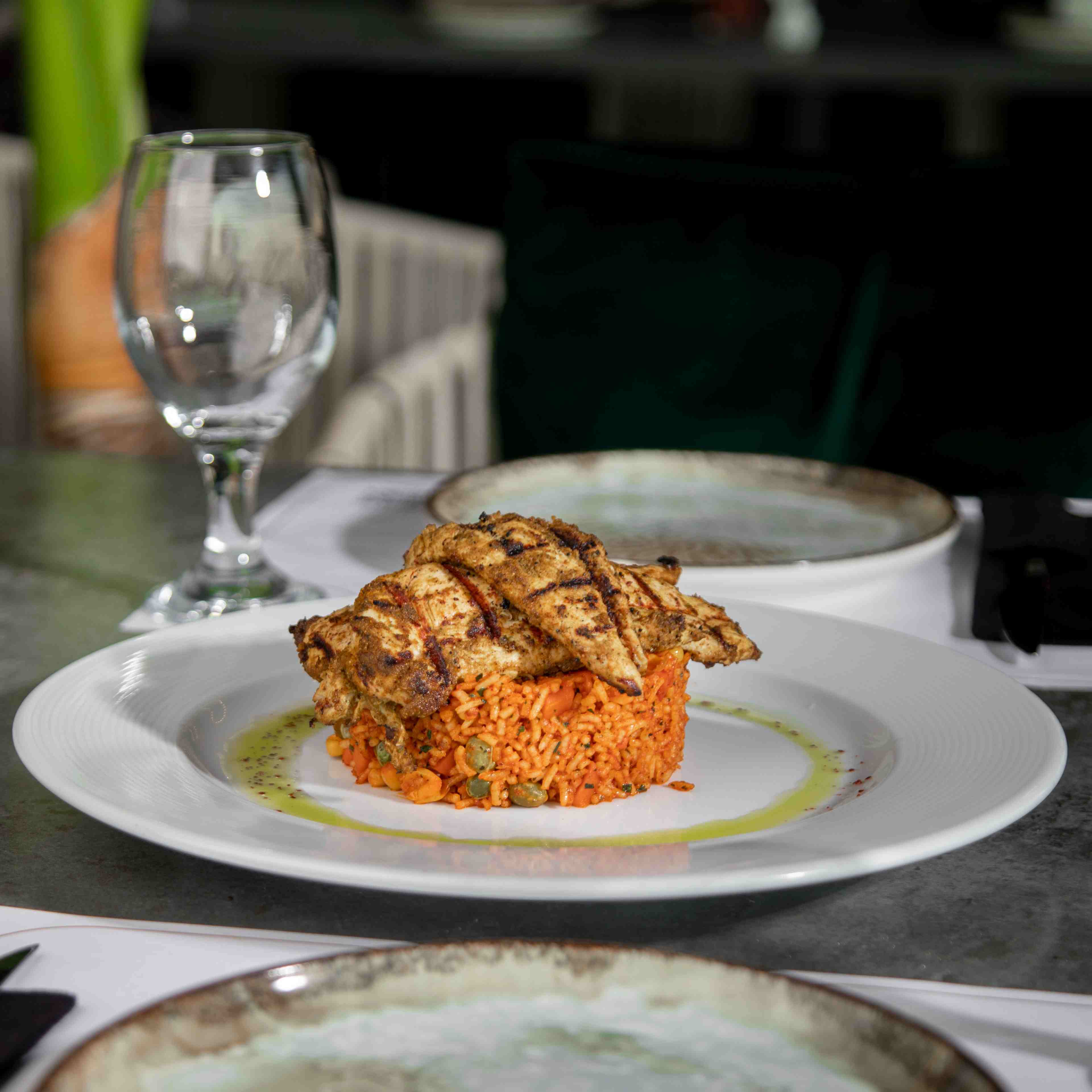 بشقاب چیکن کاری