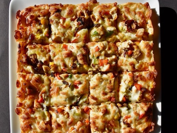 پیتزا مخصوص( گوشت و مرغ)