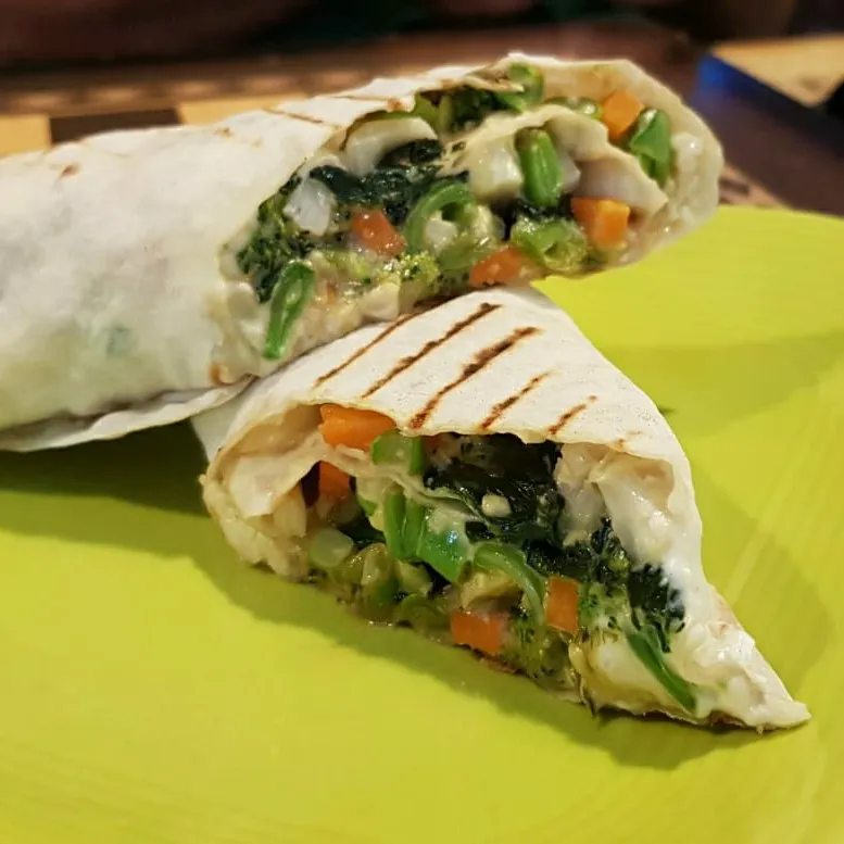 VEGGIES FETA WRAP