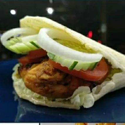 CHICKEN PITA