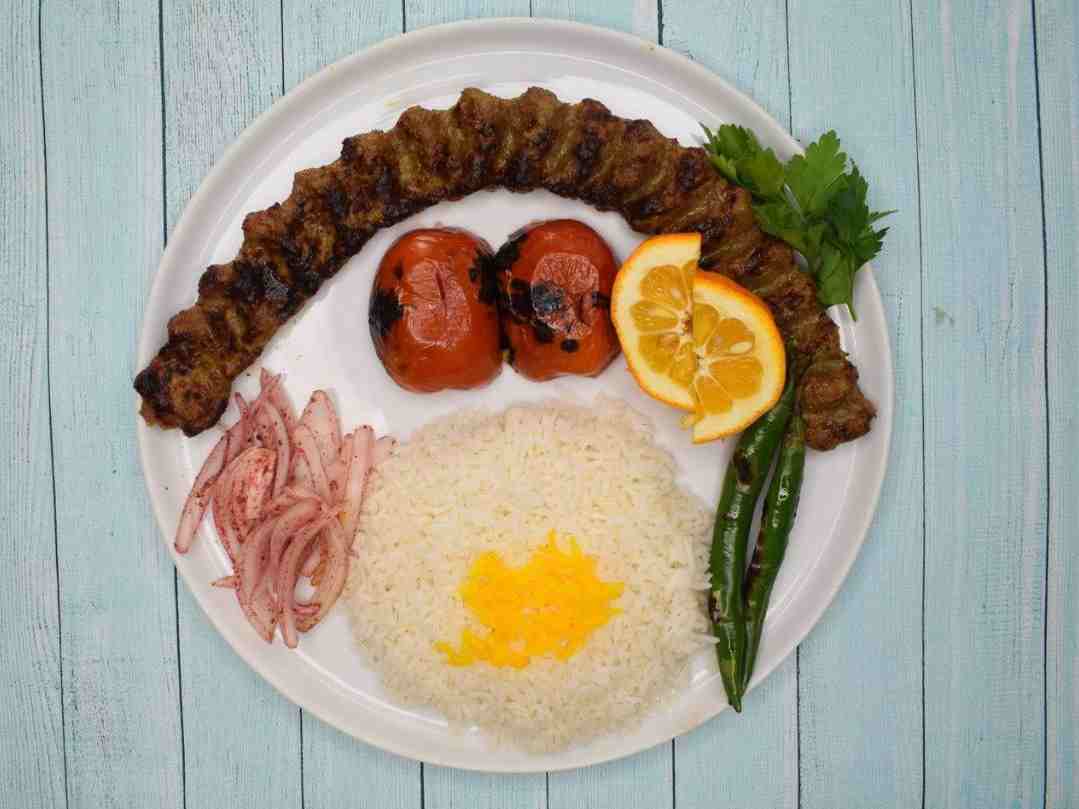 چلو کباب لقمه