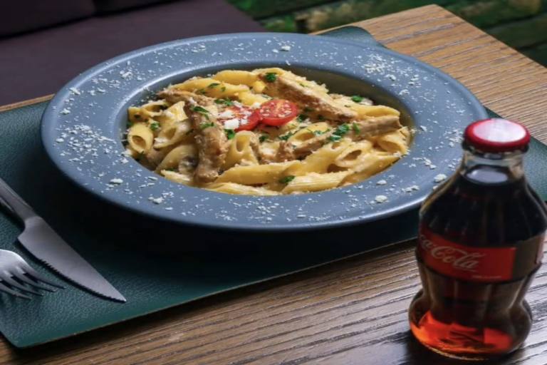 پاستا چیکن آلفردو