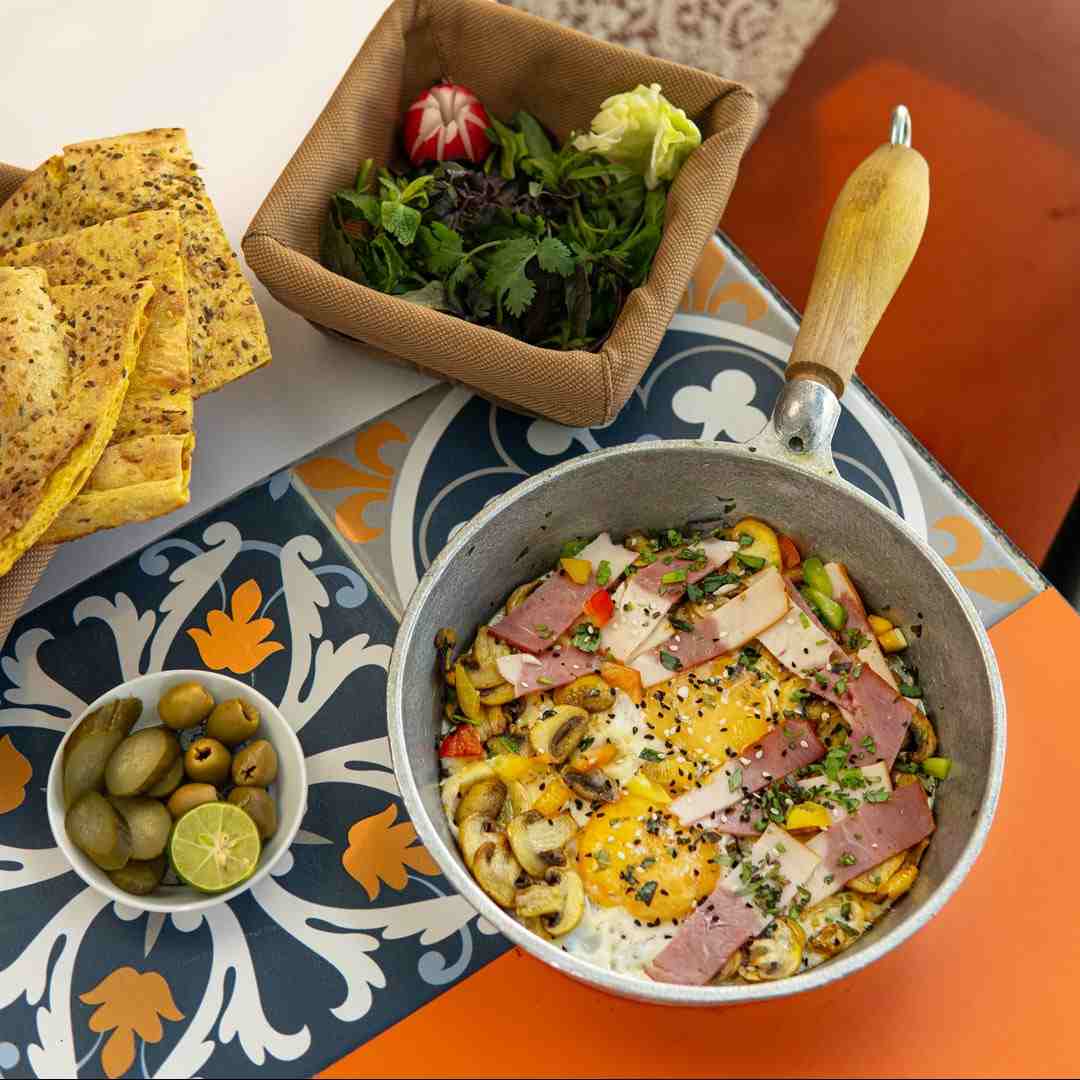 نیمرو بیکن