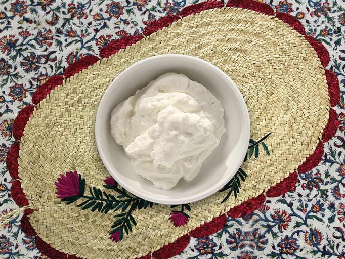 ماست چکیده
