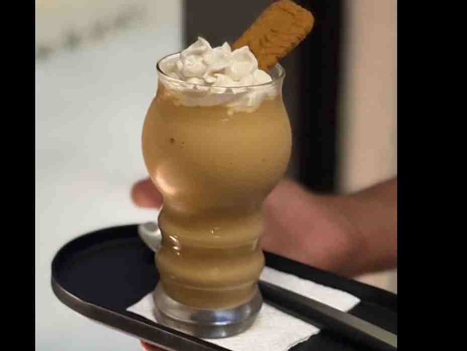 شیک لوتوس و کارامل
