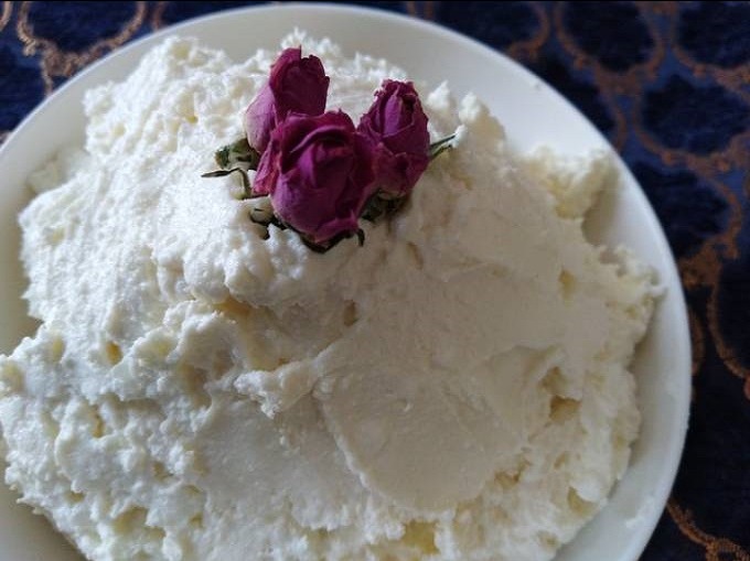 ماست چکیده ترش (جورتان)