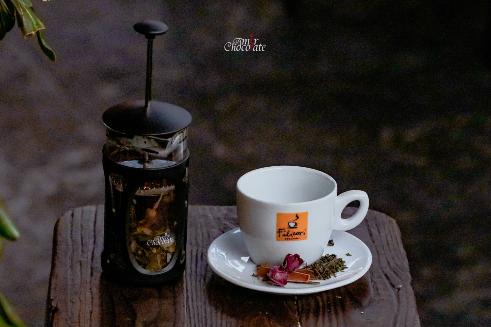 چای سبز، گل سرخ و دارچین