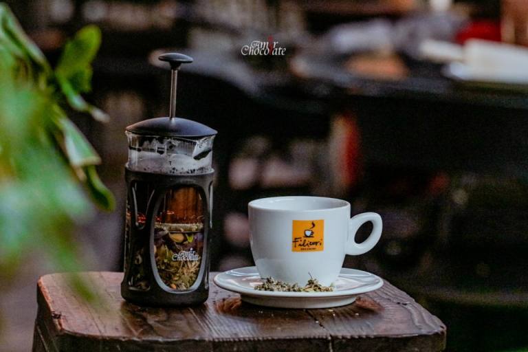 گل گاوزبان و بابونه