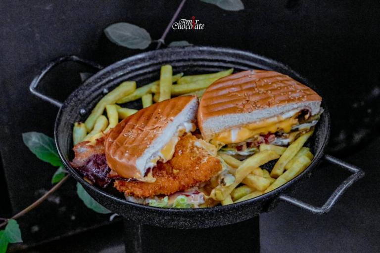 برگر مرغ سوخاری