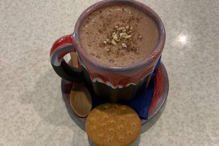 هات چاکلت مغزدار