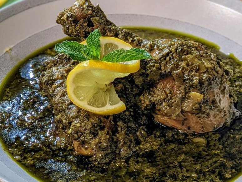 چلو خورشت مرغ ترش
