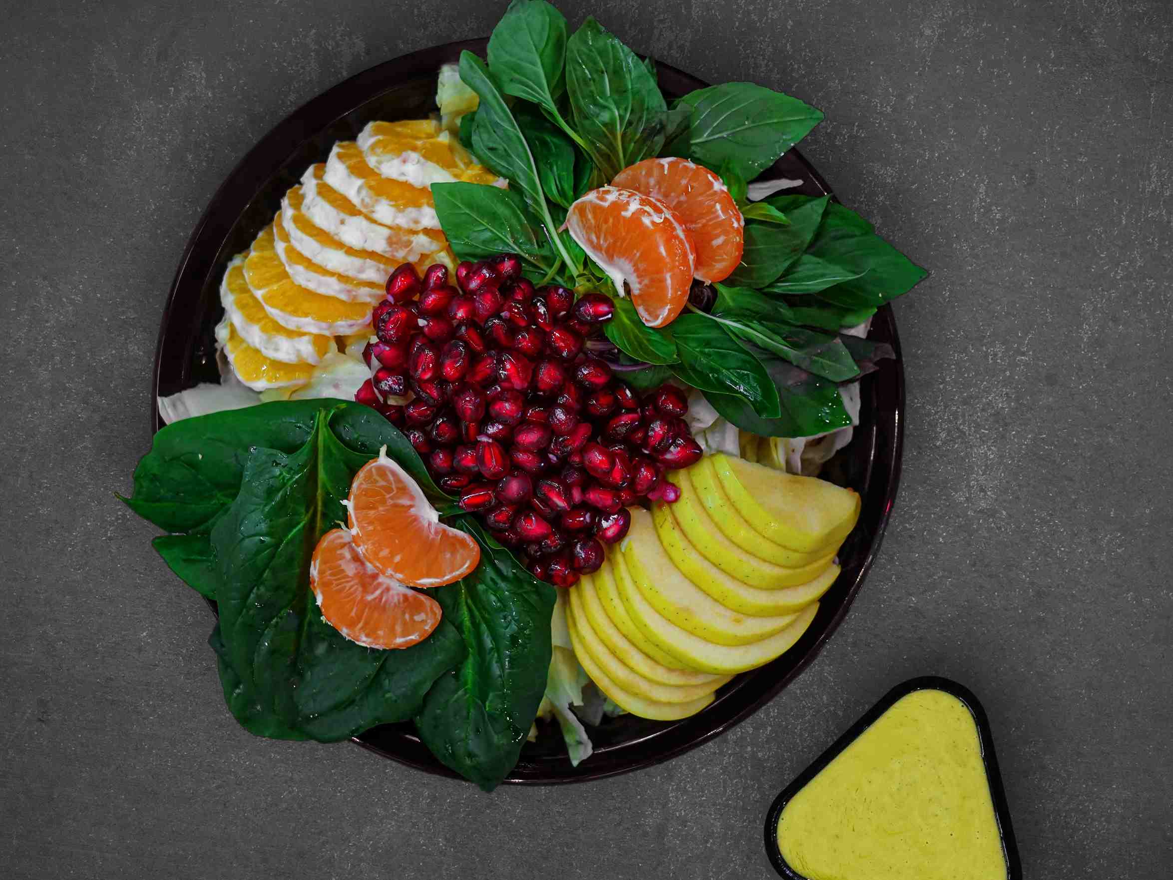 سالاد سبز با مرغ گریل