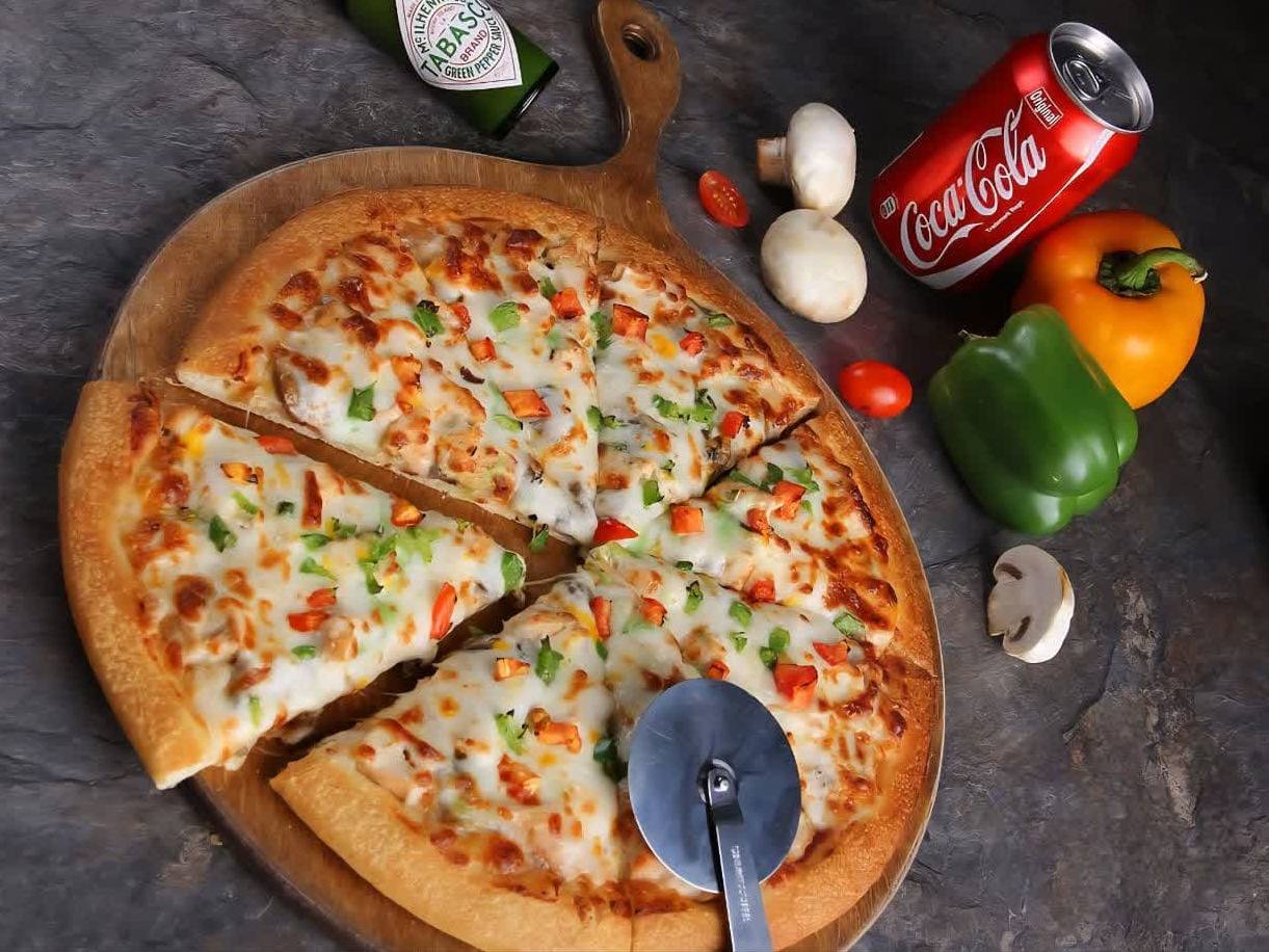 پیتزا آمریکایی مخلوط سایز متوسط