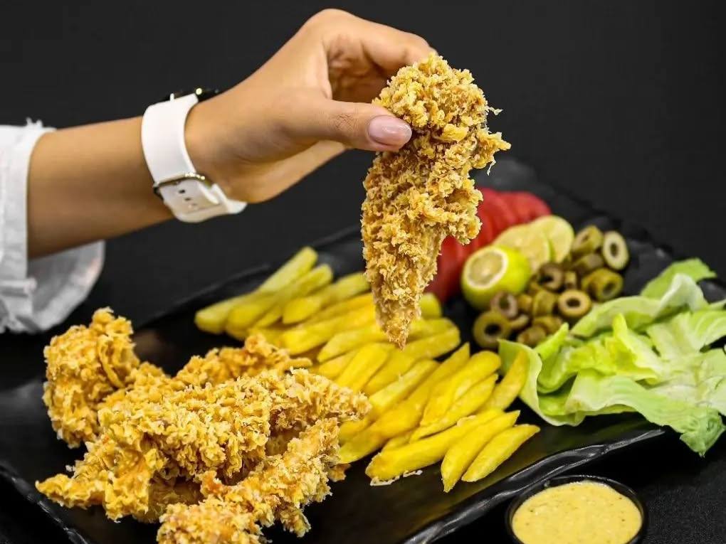 فیله سوخاری 3 تکه همراه با 1 عدد سالاد کاهو