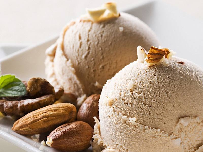 بستنی 2 اسکوپ مغزدار