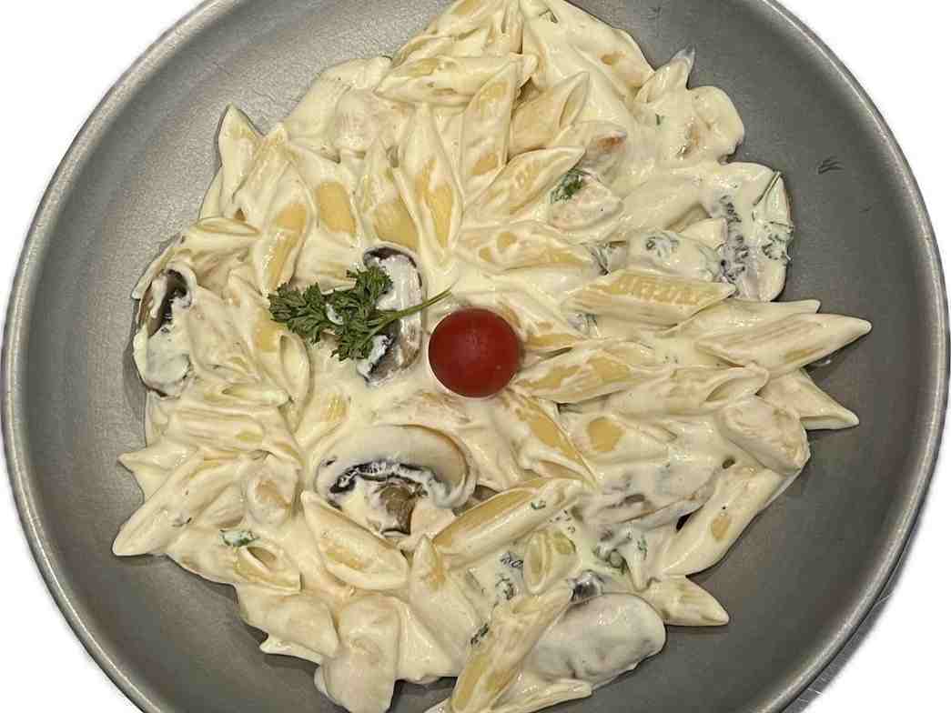 پاستا چیکن آلفردو
