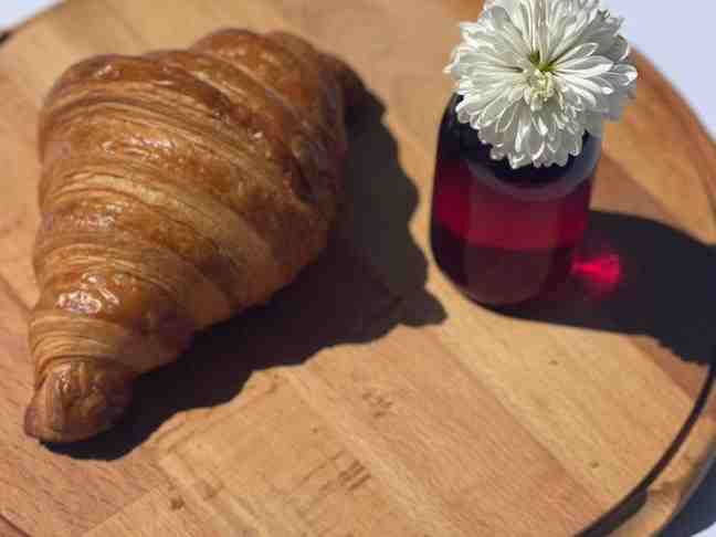 کروسان پنیر گوجه وخیار