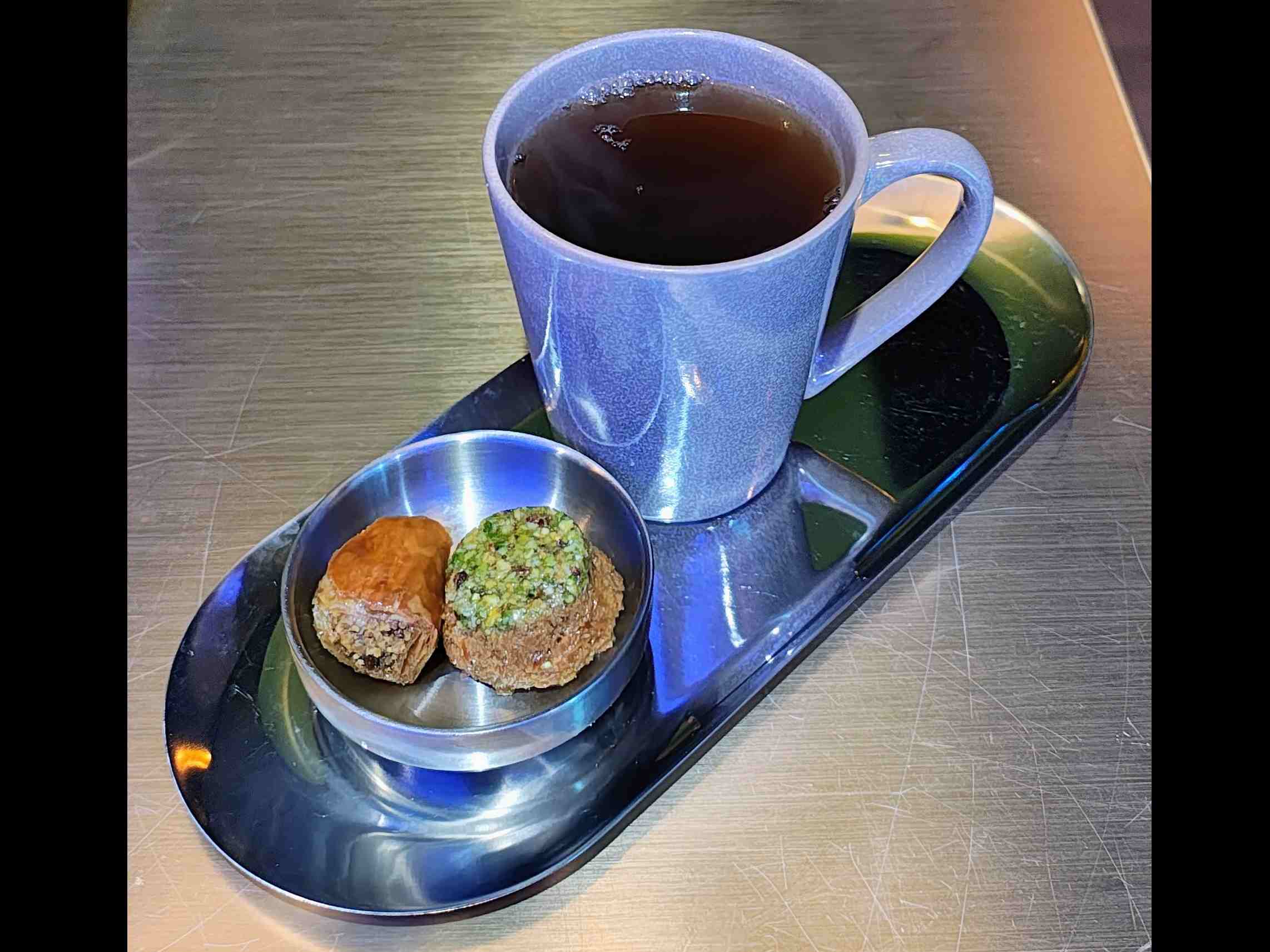 چای لیوانی (باقلوا)