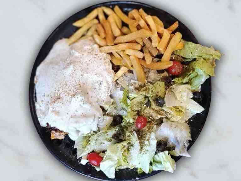 بشقاب چیکن سینه با سس قارچ