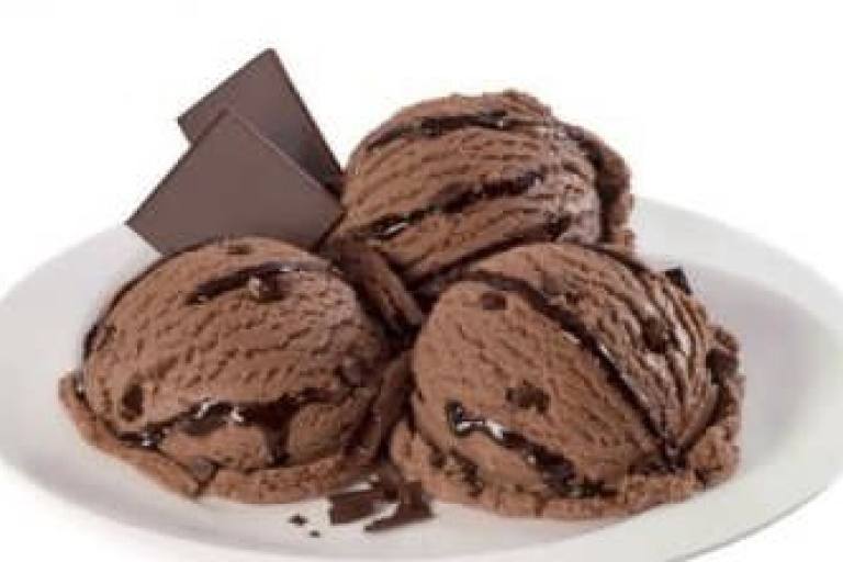بستنی شکلاتی
