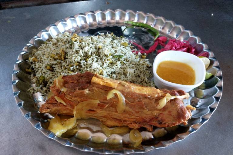 باقالی پلو با گردن گوسفندی