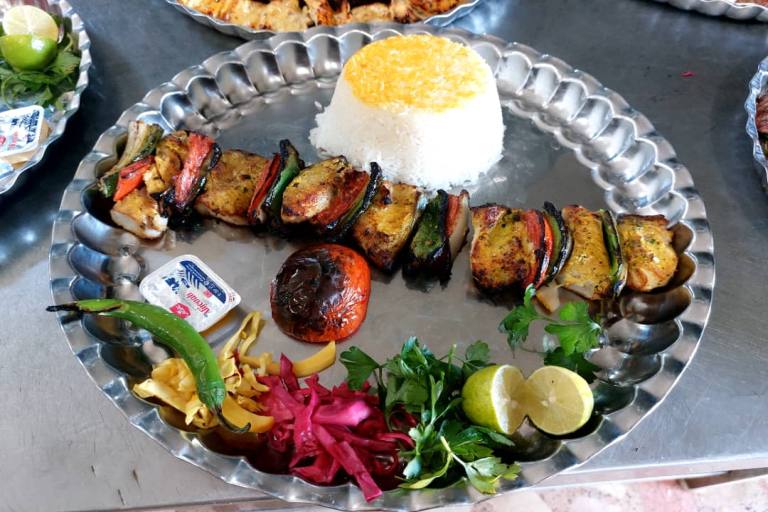 چلو ماهی شیر کبابی